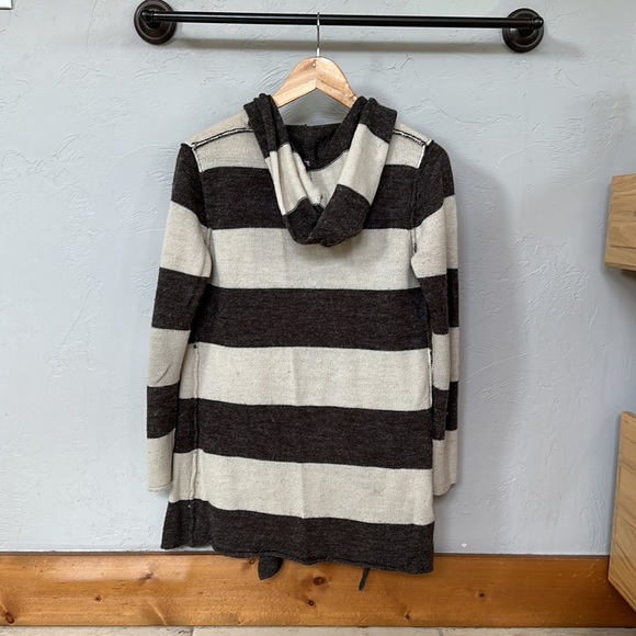 Z Supply striped hooded cardigan size S - Picture 2 of 2